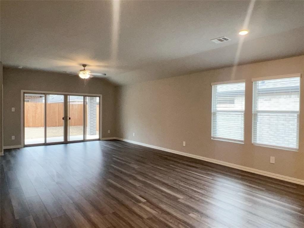 1206 Corkwood Dr - Photo 6 of 17