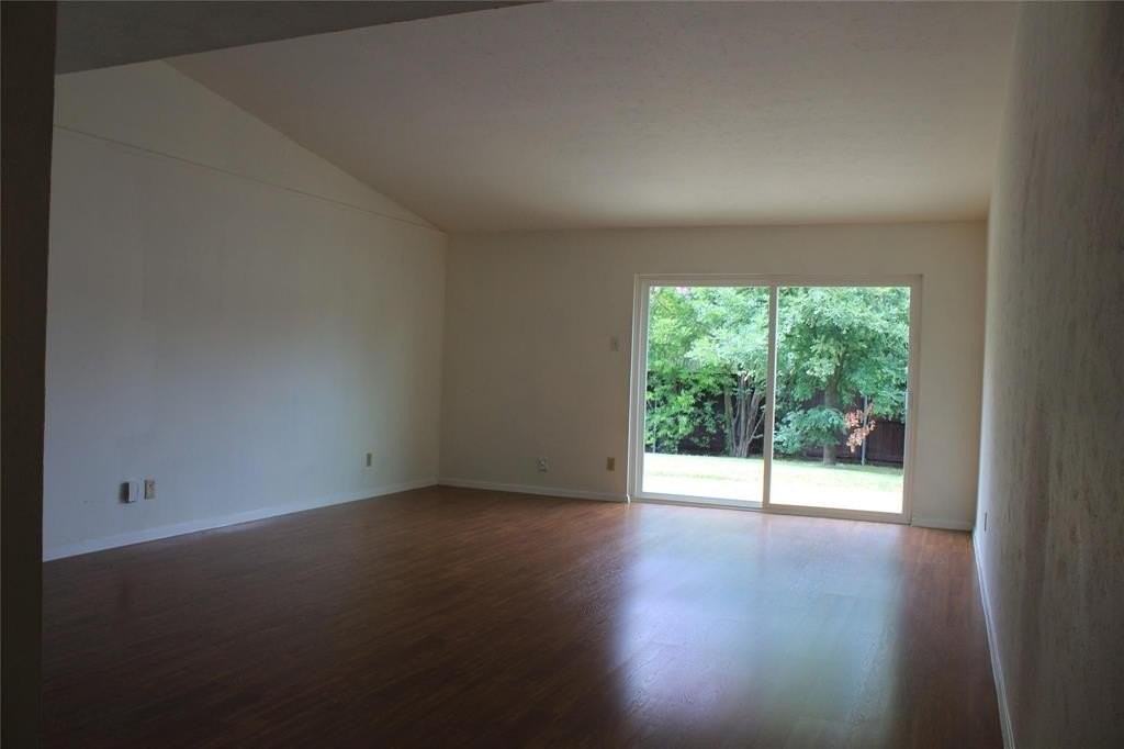 1409 Harvest Glen Dr - Photo 3 of 16