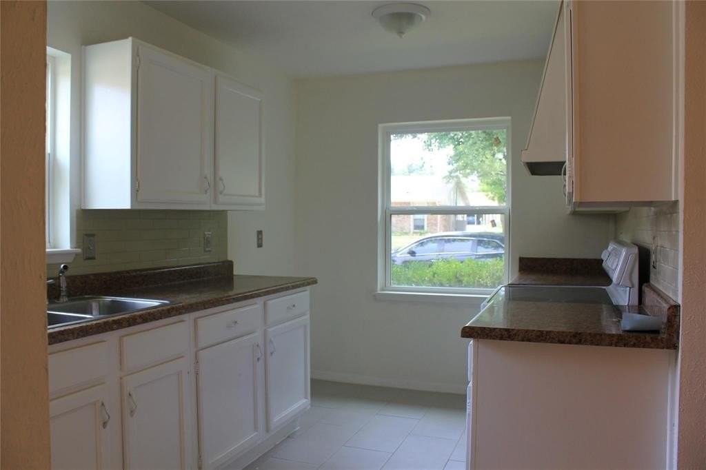 1409 Harvest Glen Dr - Photo 4 of 16