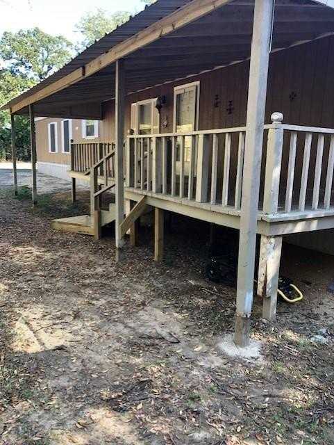 829 N Smith St - Photo 3 of 14