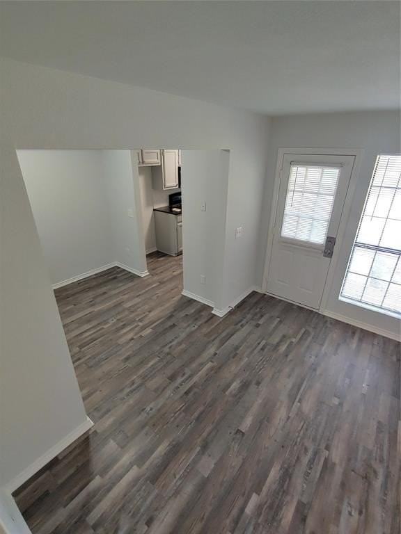 215 Lake Park Rd - Photo 5 of 16