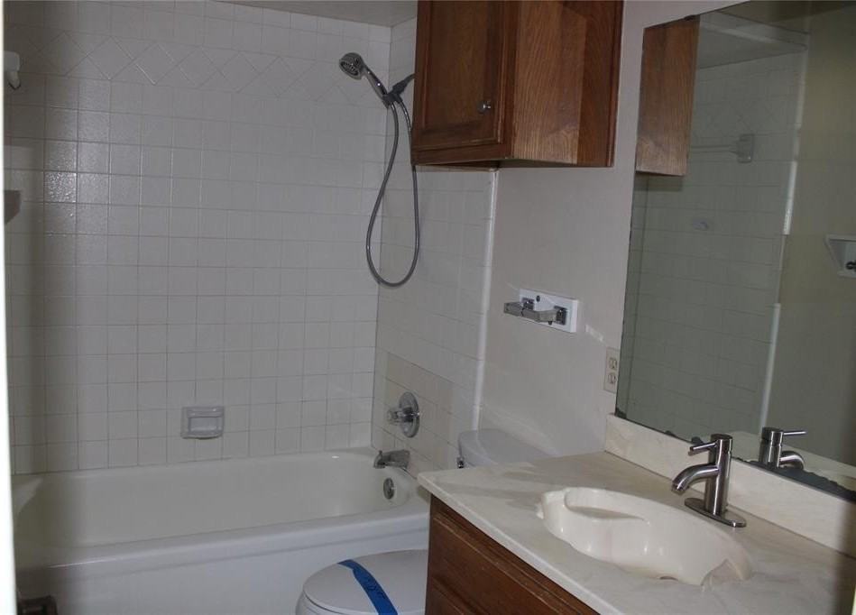 613 Nw Renfro St - Photo 5 of 14