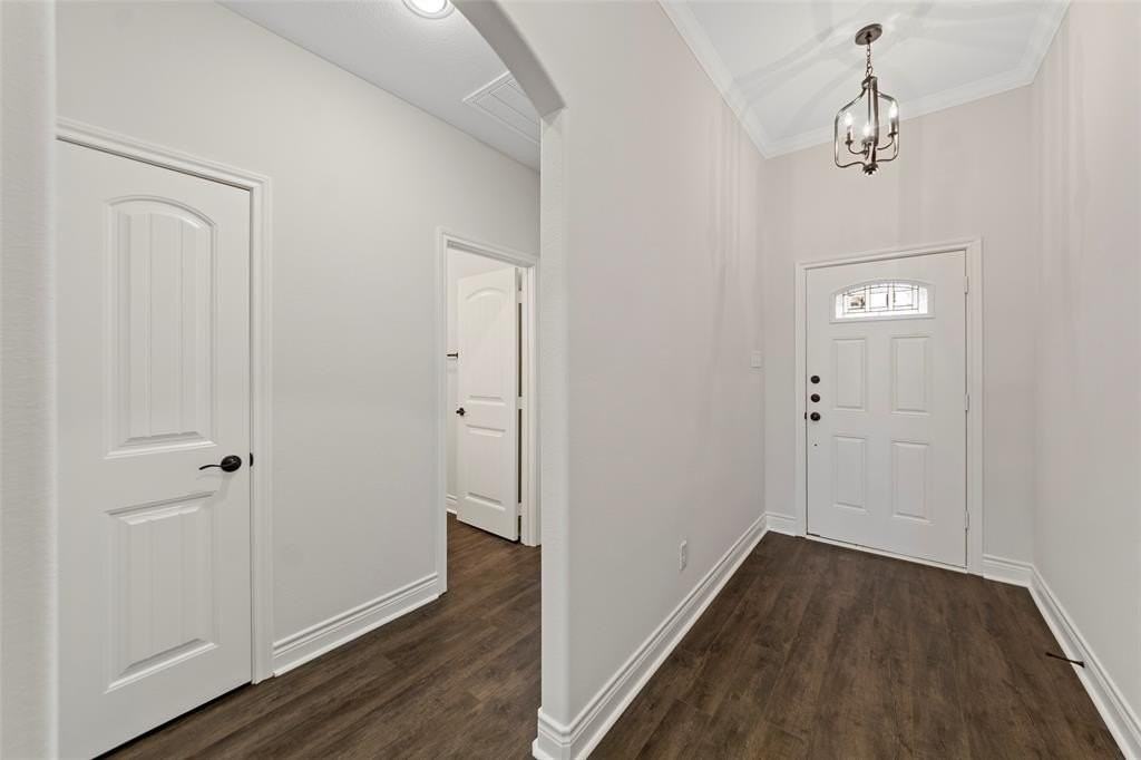 7502 Grant Ln - Photo 6 of 34