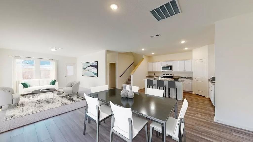 2119 Revere Dr - Photo 4 of 17