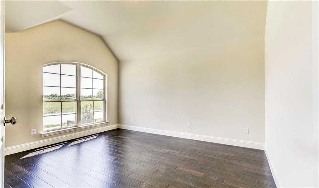 905 Overton Ave - Photo 2 of 24