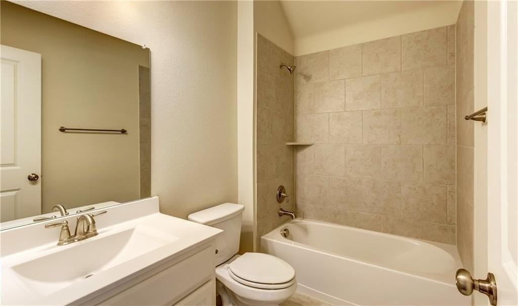 905 Overton Ave - Photo 4 of 24