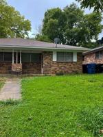 featured image of 1526 W Elm St