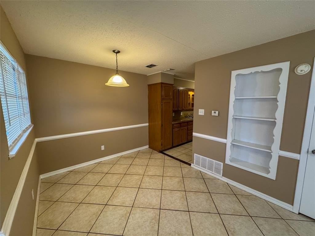 1526 W Elm St - Photo 2 of 13