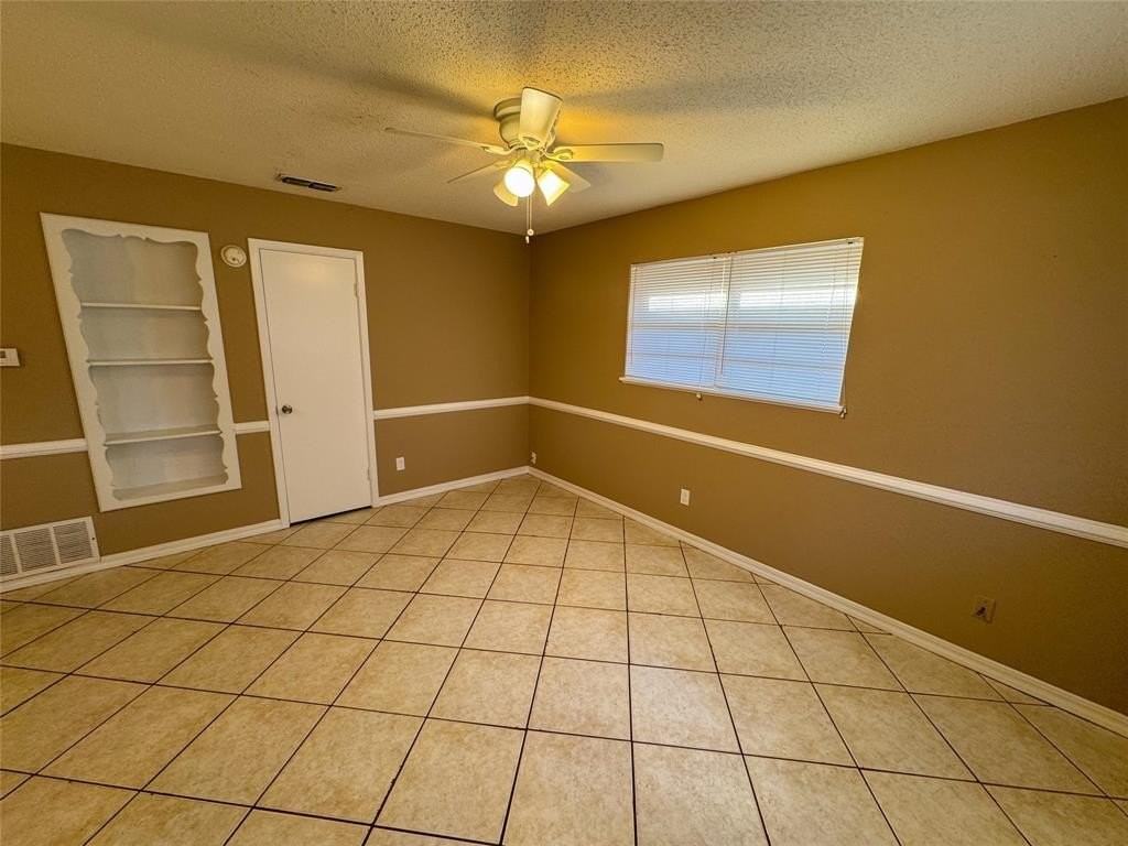 1526 W Elm St - Photo 6 of 13