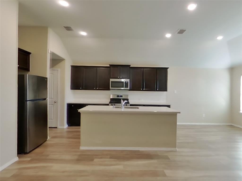 2428 Dolostone Dr - Photo 4 of 16