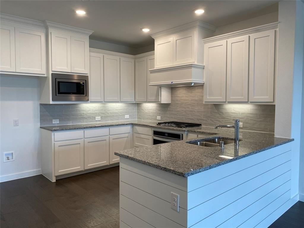 2721 Vista Park Ln - Photo 5 of 36