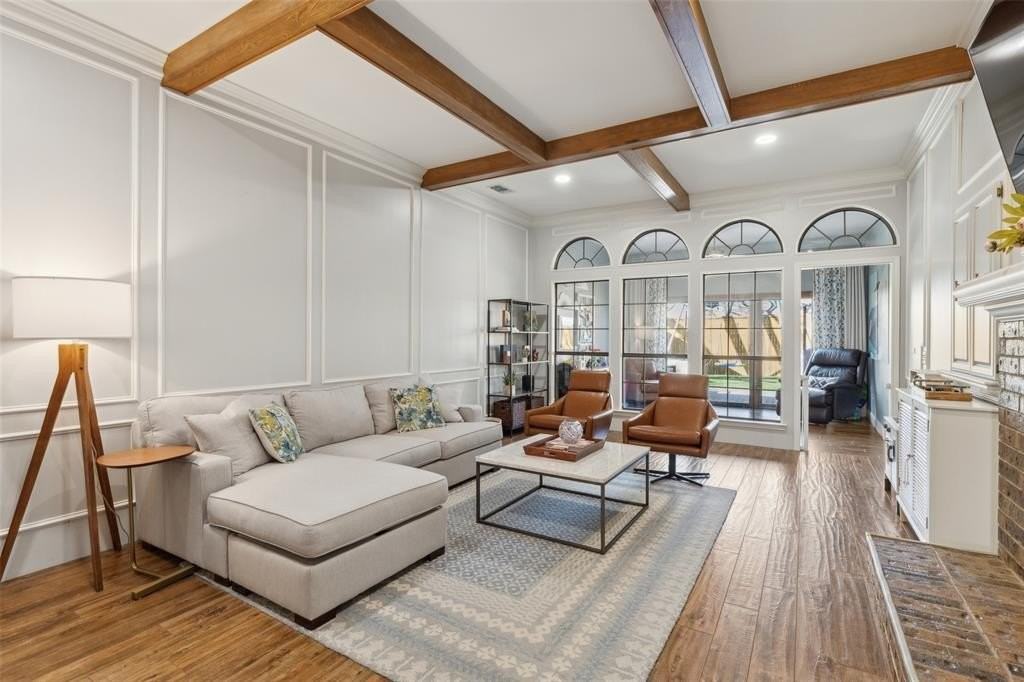 4501 Hartford Dr - Photo 6 of 22