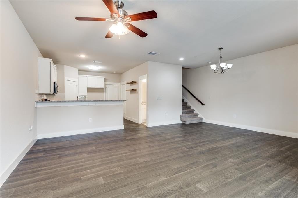 223 Belleville Dr - Photo 3 of 19