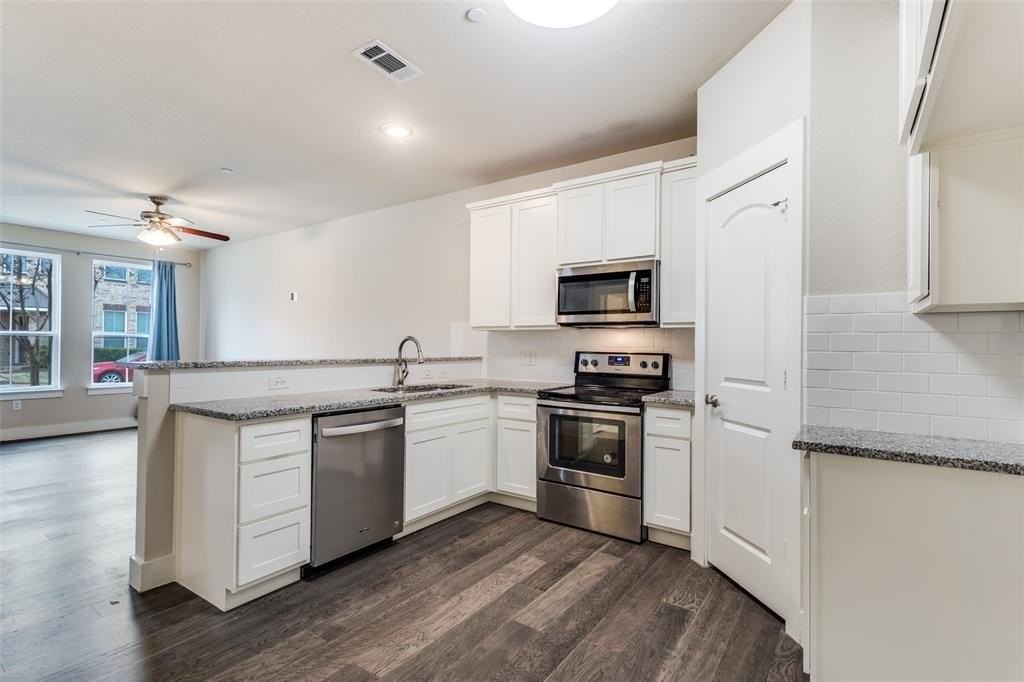 223 Belleville Dr - Photo 5 of 19