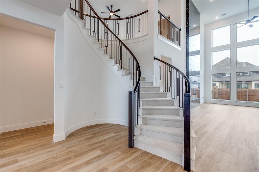 15083 Abbey Woods Dr - Photo 5 of 38