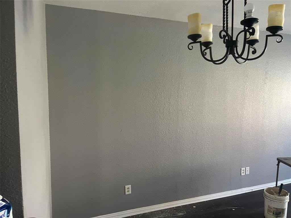 213 S Magnolia St - Photo 7 of 8