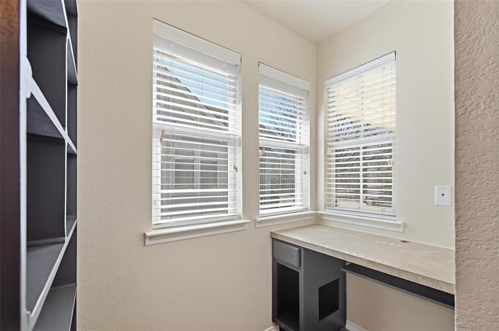 113 Creekview Dr - Photo 4 of 21