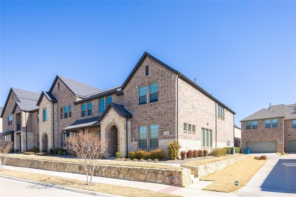 208 Spring Hill Rd - Photo 2 of 35