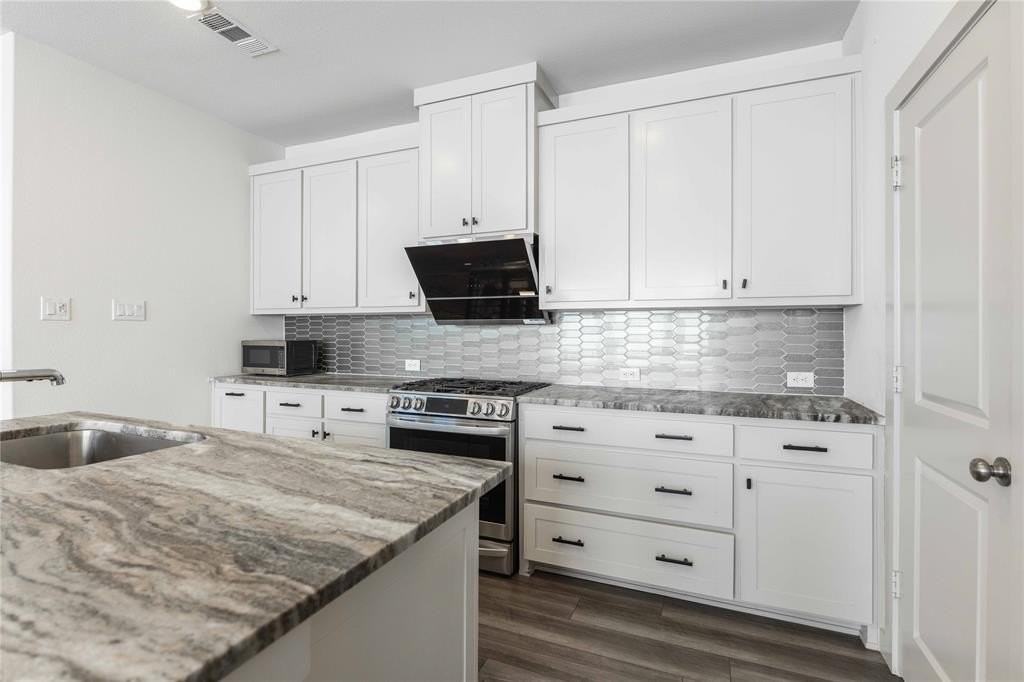 208 Spring Hill Rd - Photo 5 of 35