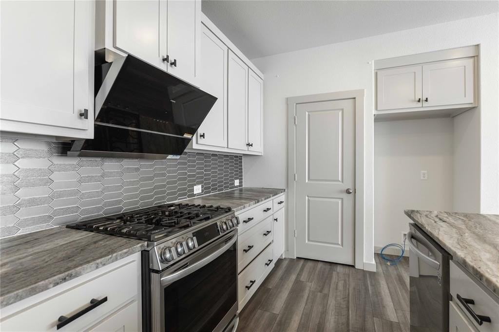 208 Spring Hill Rd - Photo 7 of 35