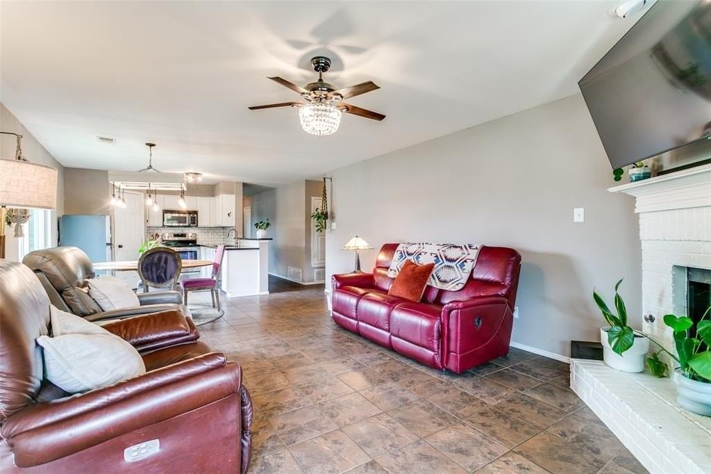 1528 Caymus Ct - Photo 5 of 26