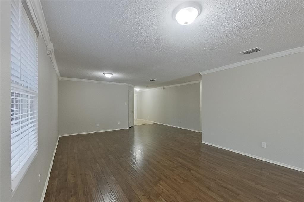 3608 Clydesdale Dr - Photo 5 of 39