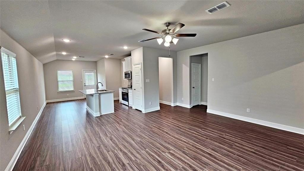 434 Cypress Ln - Photo 3 of 26