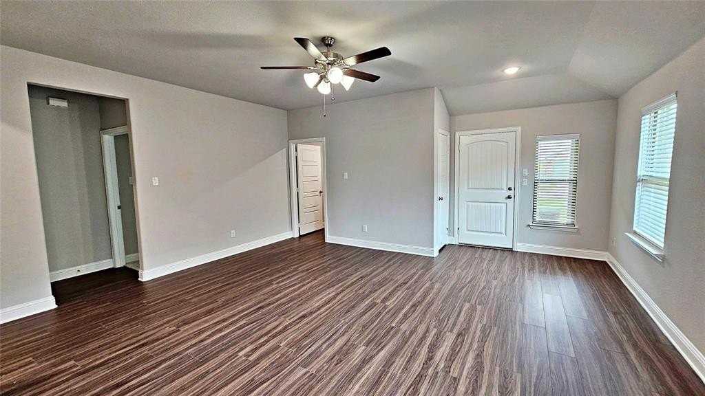 434 Cypress Ln - Photo 5 of 26