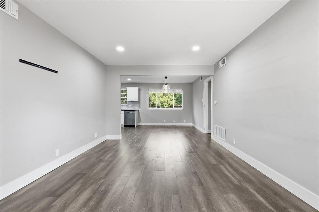 6611 Highgate Ln - Photo 7 of 39