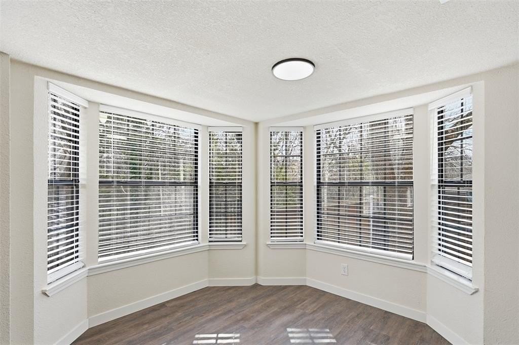 5028 Groom Ln - Photo 7 of 22