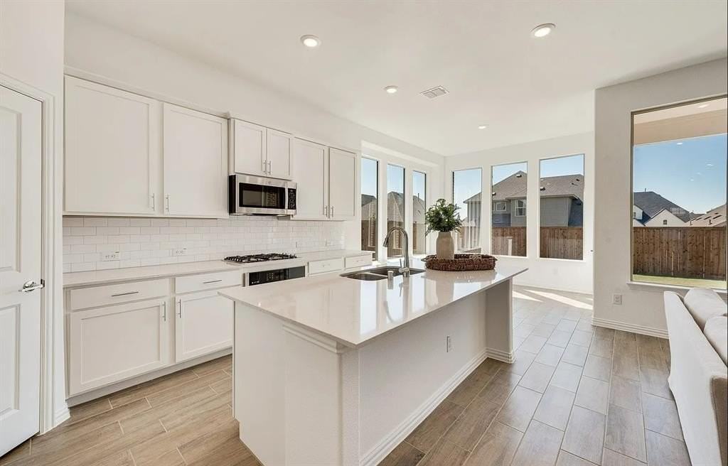 1112 Water Canna Dr - Photo 4 of 15