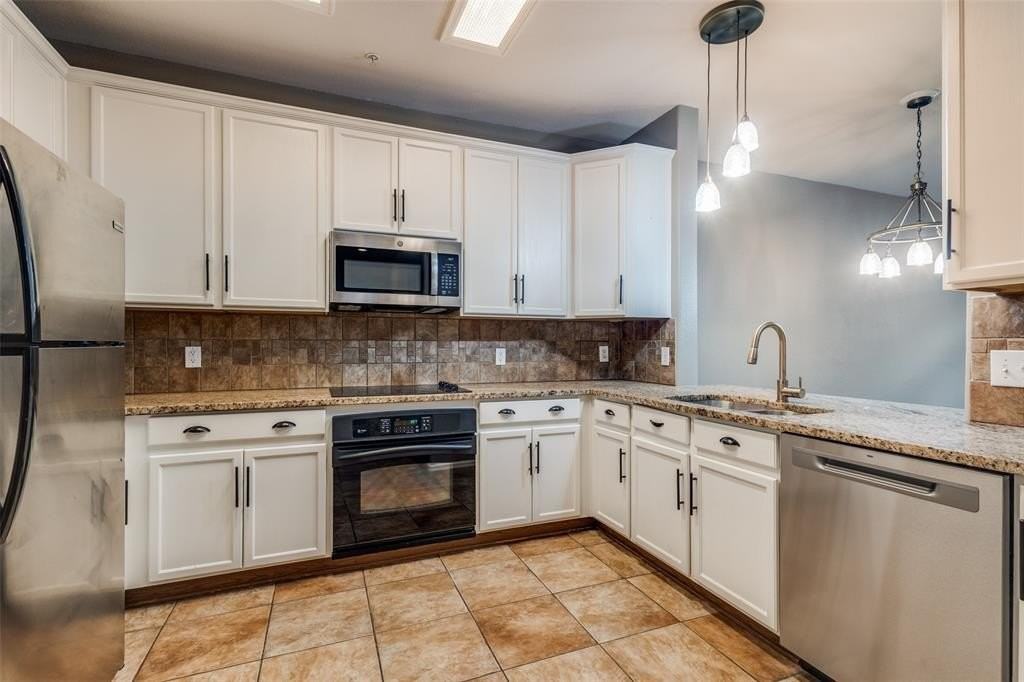 516 Legends Dr - Photo 5 of 18