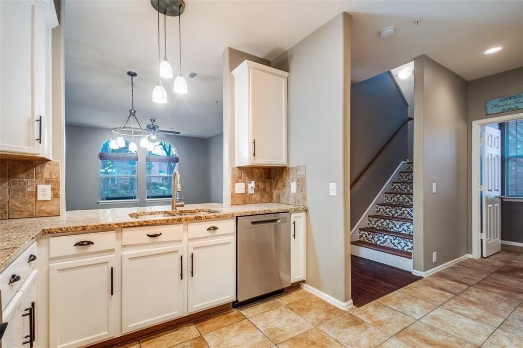 516 Legends Dr - Photo 6 of 18