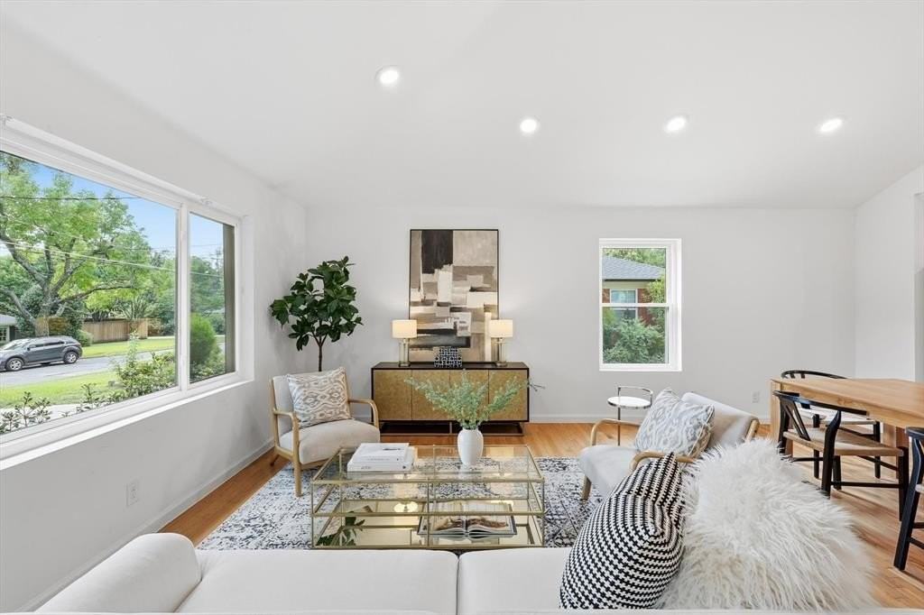 6811 Patrick Dr - Photo 7 of 40