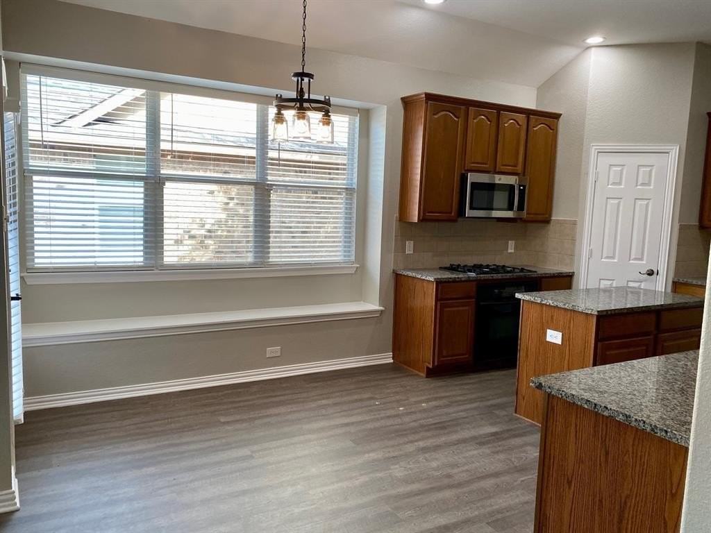 1813 Glen Aerie Ln - Photo 4 of 34