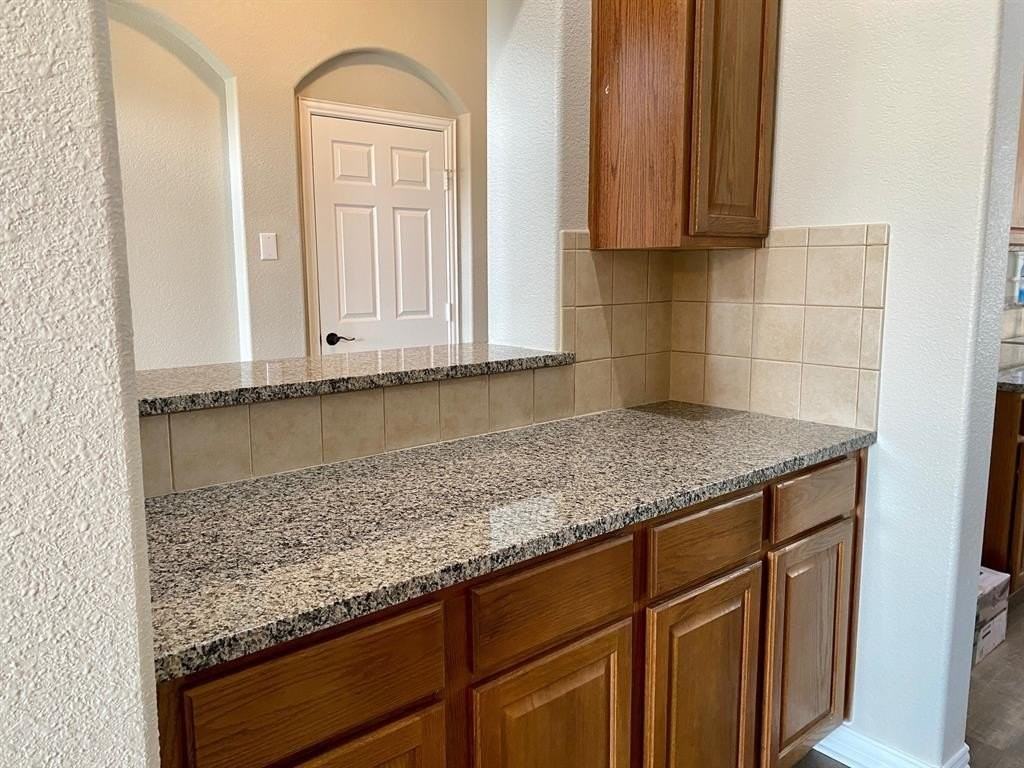 1813 Glen Aerie Ln - Photo 5 of 34