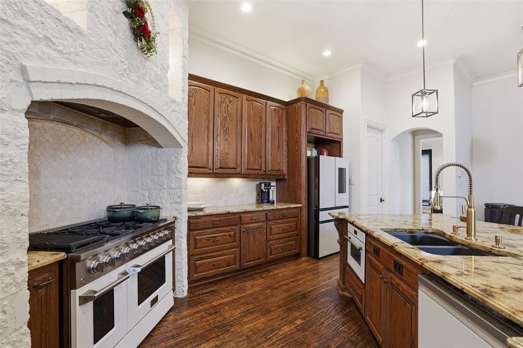 3417 Madison Ct - Photo 6 of 30