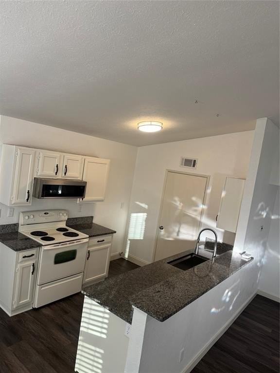 4404 Chapman St - Photo 4 of 14