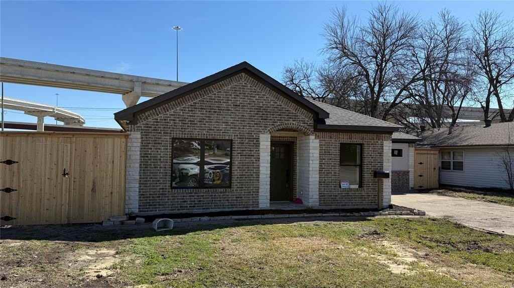 2502 Rosewood Dr - Photo 3 of 23