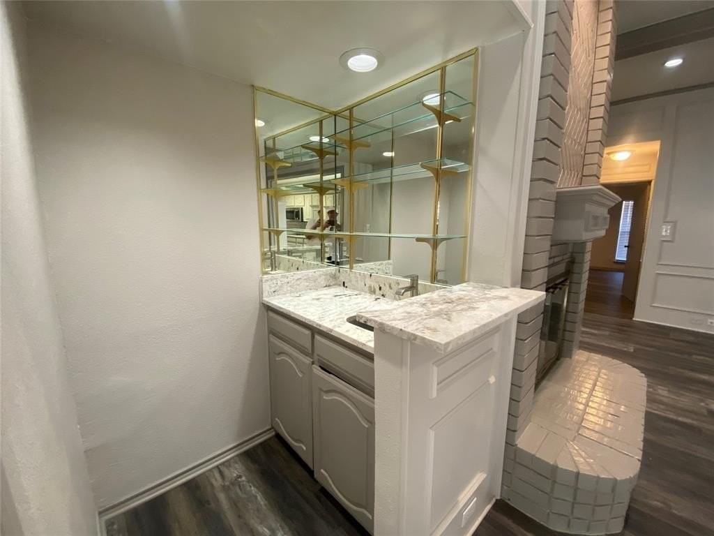 3727 Remington Dr - Photo 3 of 19