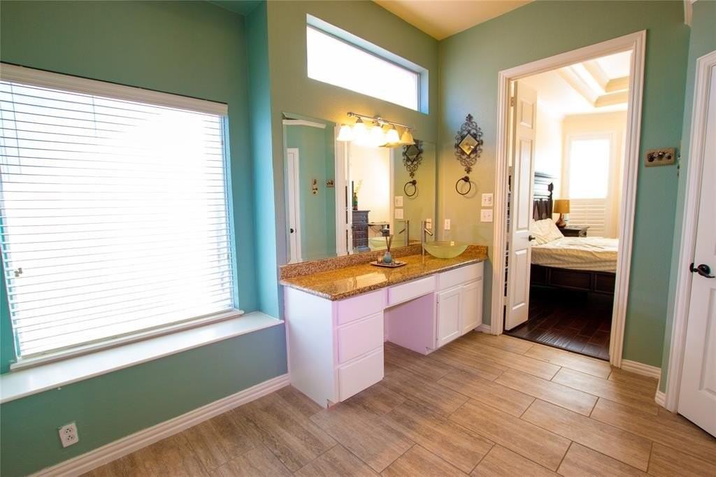 8209 Fountain Springs Dr - Photo 6 of 28