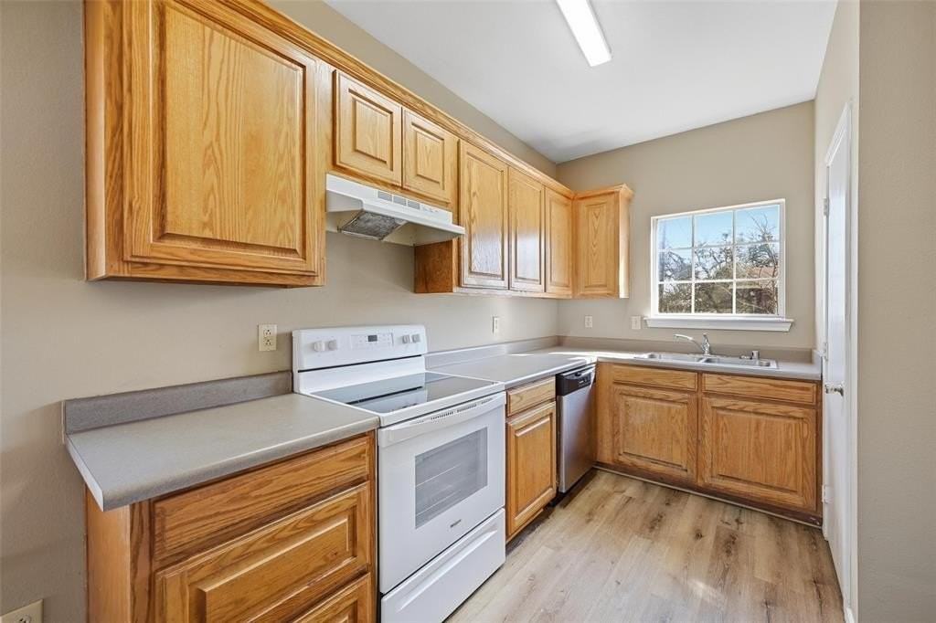 5961 Robinwood St - Photo 4 of 13