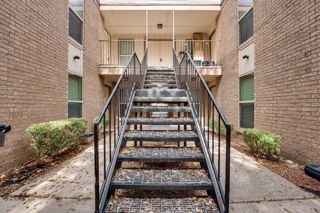 3824 Cibolo Dr #122B - Photo 2 of 20