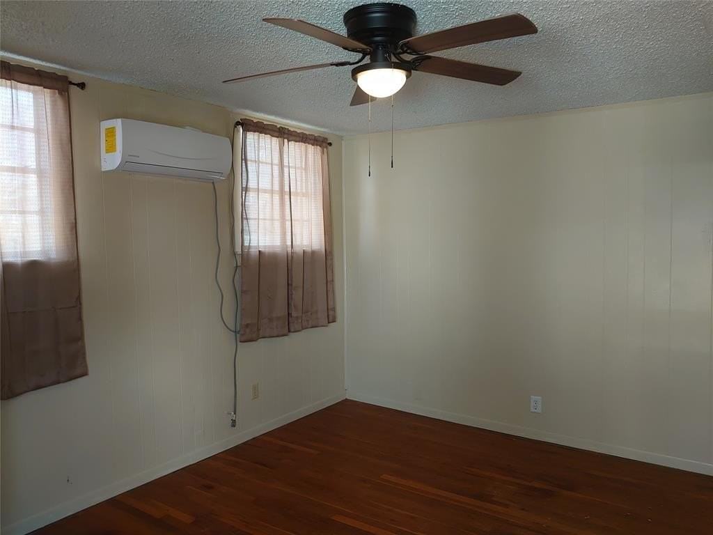 418 Amarillo St #A - Photo 2 of 7