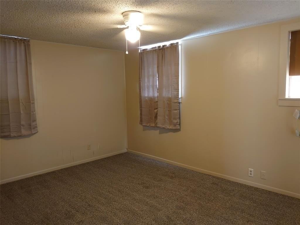 418 Amarillo St #A - Photo 5 of 7