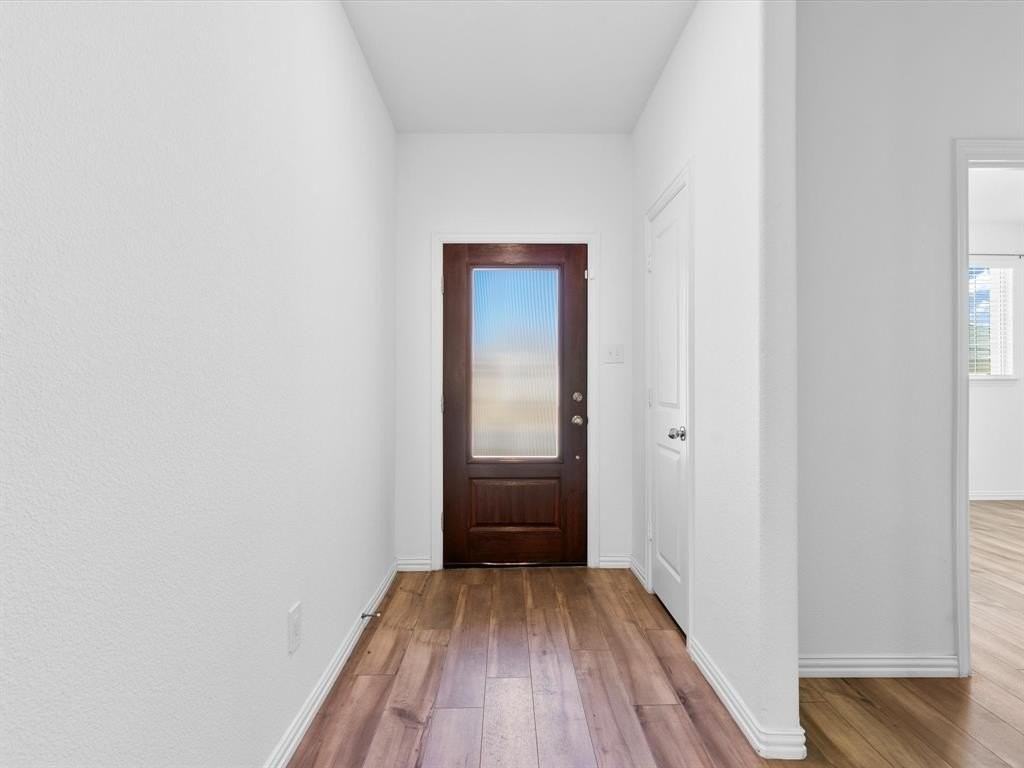 2525 Starwater Dr - Photo 4 of 25