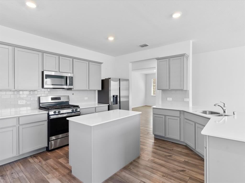 2525 Starwater Dr - Photo 5 of 25