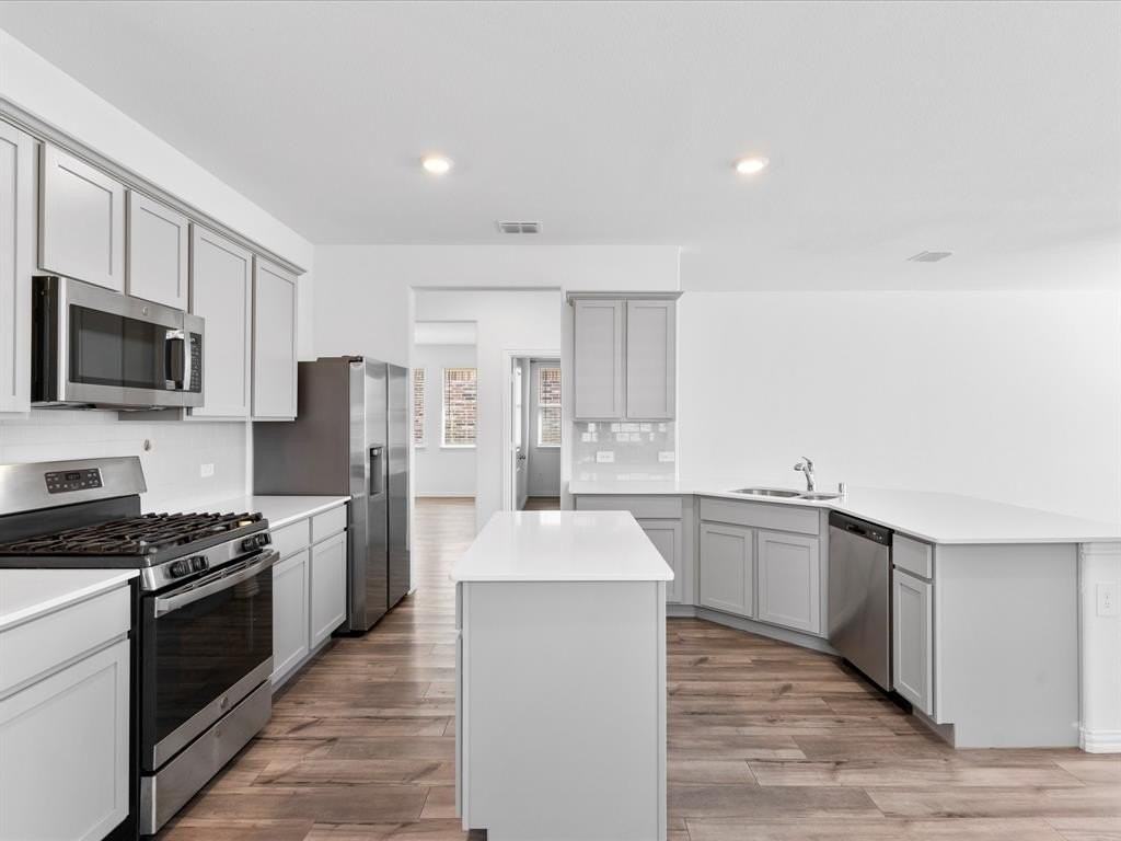 2525 Starwater Dr - Photo 6 of 25