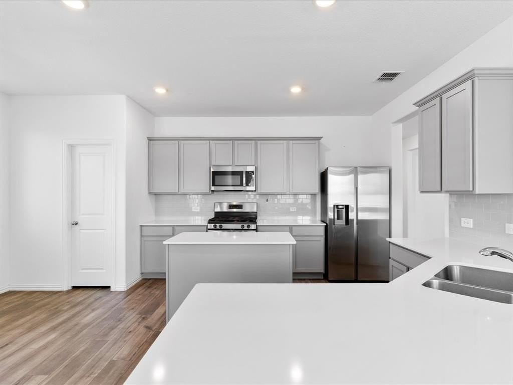 2525 Starwater Dr - Photo 7 of 25