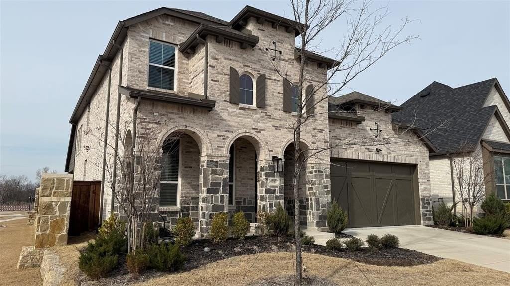 2302 Moonstruck Pl - Photo 3 of 35